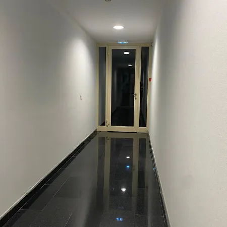 Modern Ofi *