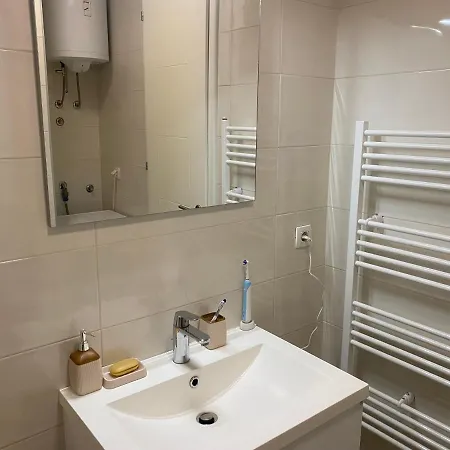 Modern Ofi *